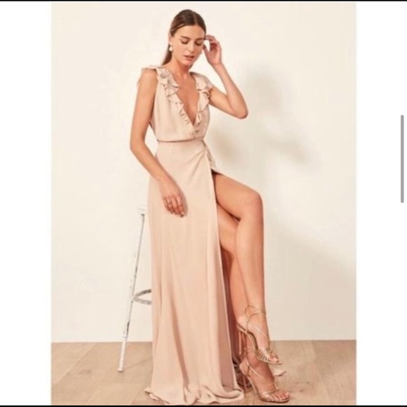 Reformation Dresses & Skirts - Reformation Peppermint Dress in Champagne 🥂 Size Small